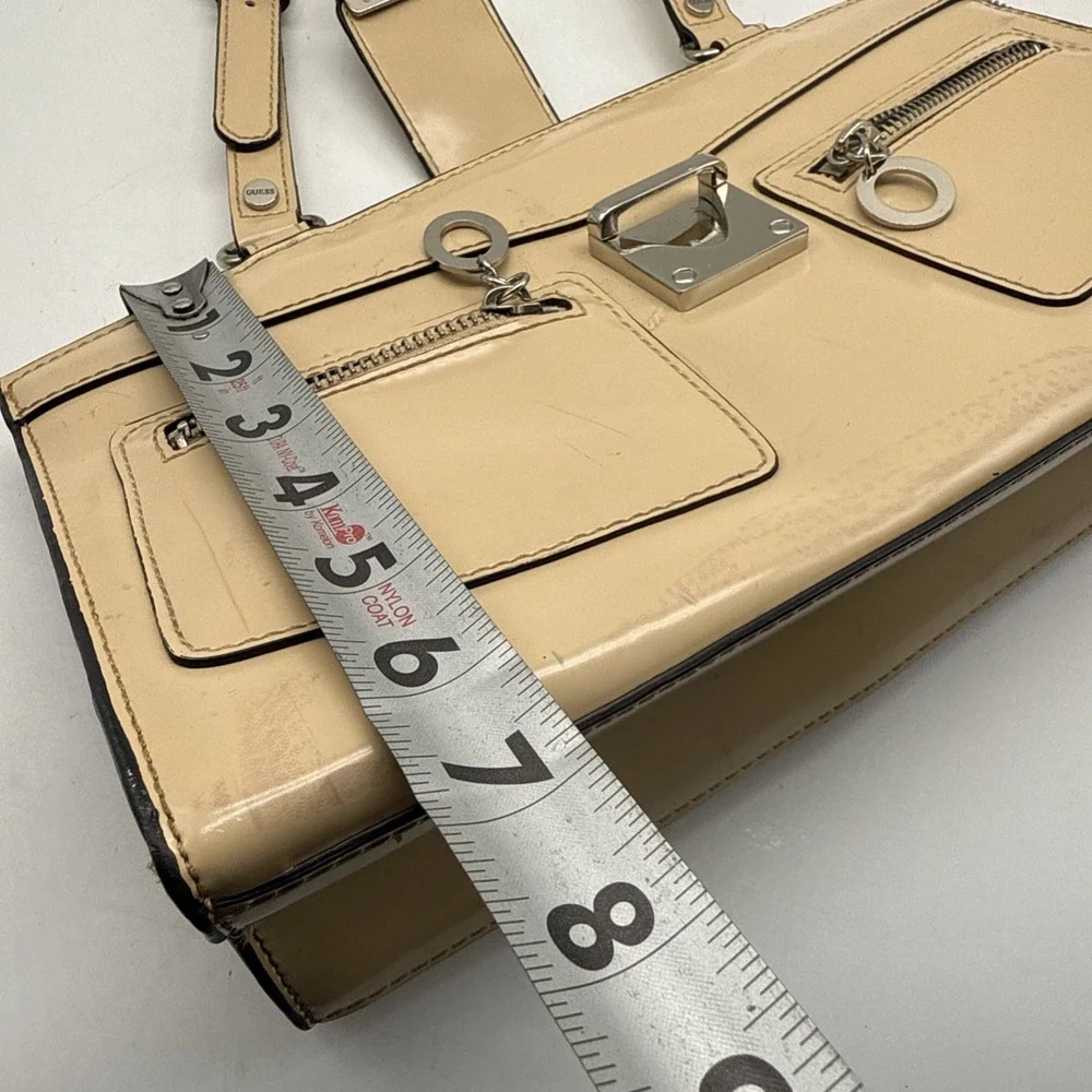 Vtg‎ Guess Purse Womens Handbag Tan Patent Leather Top Handle Buckle Y2K